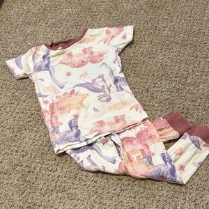 Burt’s Bees Baby Two Piece Organic Cotton Pajama Set Size 3T
Short Sleeve